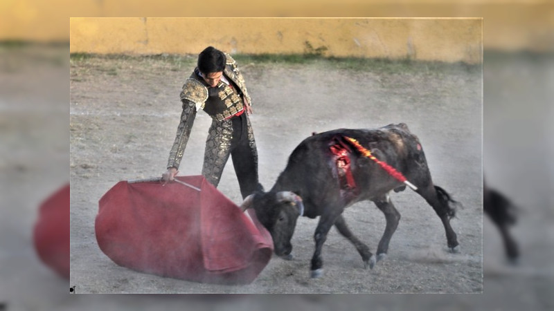Tarde luminosa de los aspirantes Jacobinos en el Cortijo la Maestranza en Morelia, Michoacán  