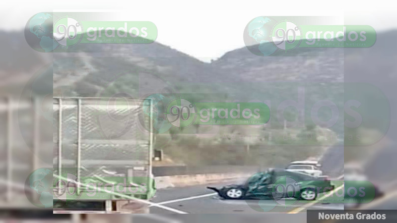 El choque entre un auto y un tráiler en la Siglo XXI deja un muerto