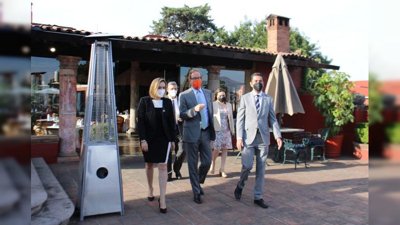 SEE, empresarios, académicos y embajador de Países Bajos se reúnen para iniciar proyectos en conjunto