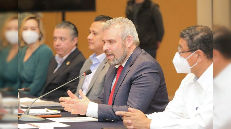 Gobierno de Michoacán firma convenio con IEM en materia de autogobiernos 