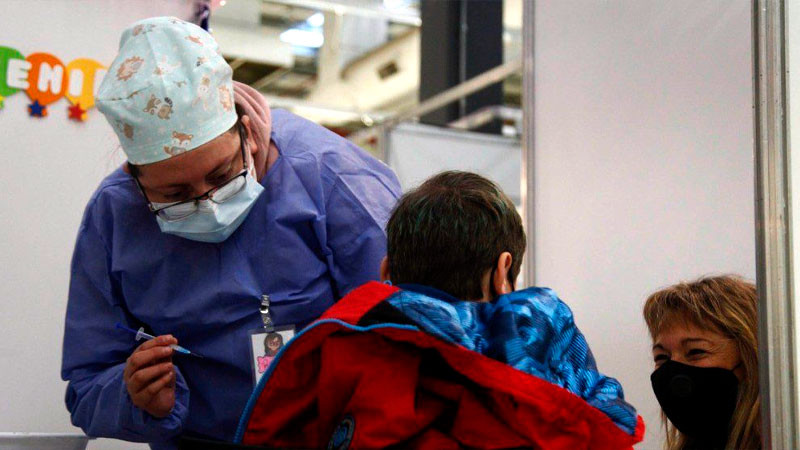Vacuna Moderna contra Covid-19 es efectiva en niños menores de 6 años 