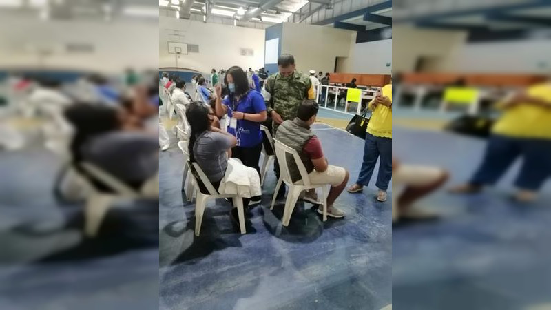 Vacunas de refuerzo anti COVID-19 son aplicadas a pobladores de 5 municipios en Michoacán  