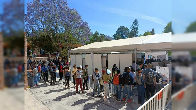 Acerca SEFECO oportunidades laborales a jóvenes del Tecnológico de Morelia, en Michoacán
