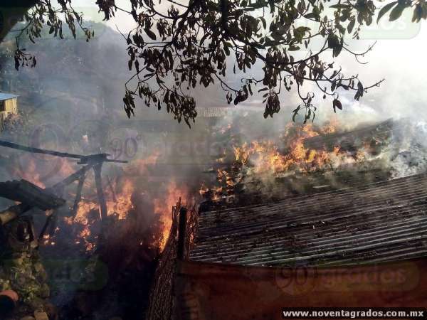 Se quema casa en Zacapu, Michoacán, dueña sufre crisis diabética - Foto 0 