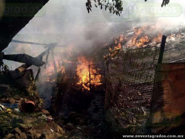 Se quema casa en Zacapu, Michoacán, dueña sufre crisis diabética - Foto 1 