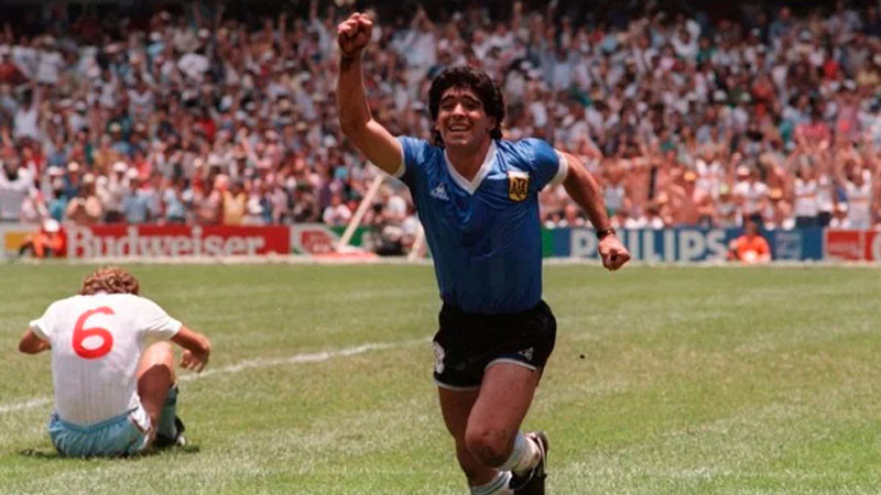 Subastarán mítica camiseta usada por Maradona en México 86; hija asegura no es la original 