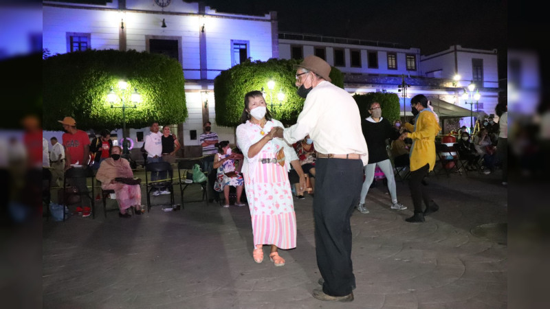 Celebra Zitácuaro 14 años de su Jueves Danzonero 