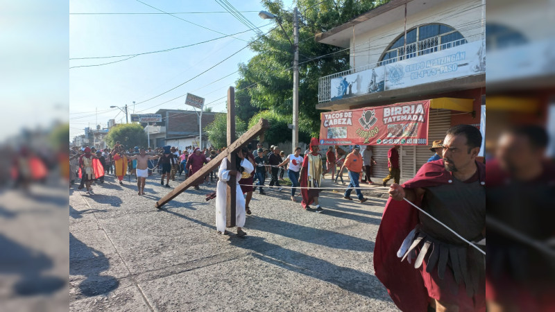 Después de 2 años de ausencia, el Teatro Experimental de Apatzingán escenifica Pasión y Muerte de Cristo.