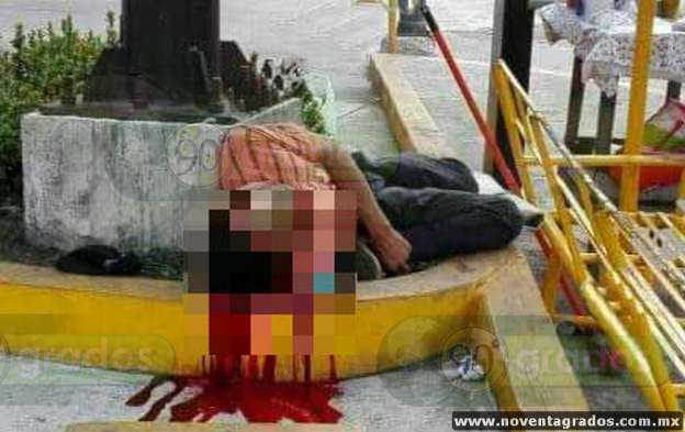 Tras recibir cinco balazos en estacionamiento de centro comercial, muere hombre en Acapulco, Guerrero - Foto 1 