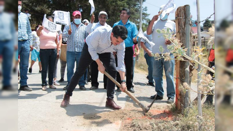 En Zitácuaro arrancan trabajos de alumbrado público en Las Rosas 