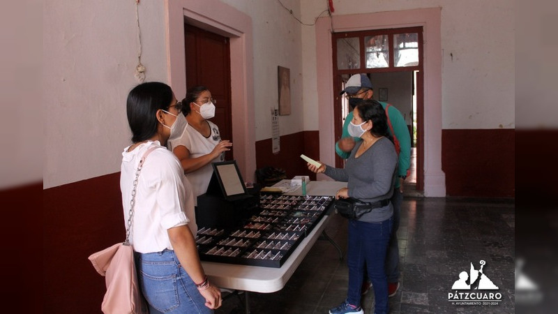 Se lleva acabo con éxito campaña de Salud Visual en Pátzcuaro 