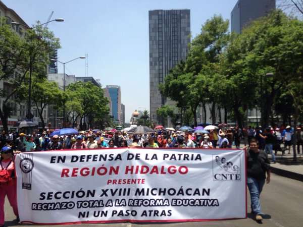 Manifestantes alteran vialidades del Centro Histórico del DF 