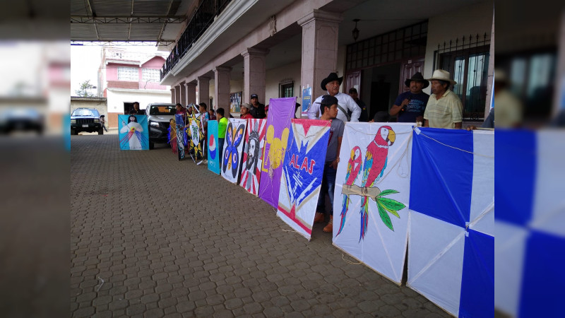 Realizará Comachuén su 16° Concurso Regional de Kantsákata, papalote tradicional