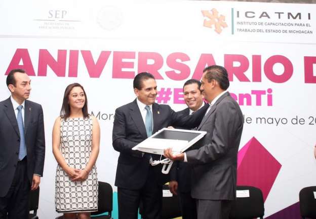 Celebra Silvano Aureoles contribución del Icatmi para genera oportunidades de empleo  