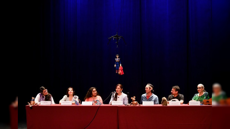 Grupo Trotamundos Teatro celebran su 20 aniversario con "Contando y Sonando, del tequio al fandango" 