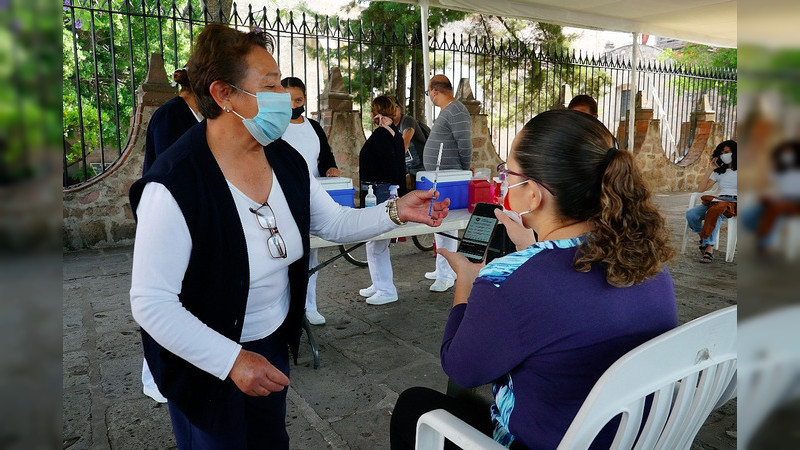 Próximo 30 de abril concluye la vacunación anti COVID-19 para personas mayores de 18 años  