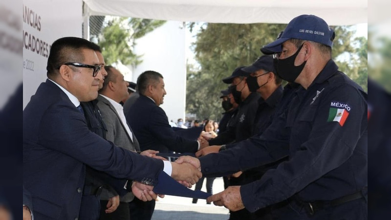 Entregan constancias a replicadores policiales de la SSP