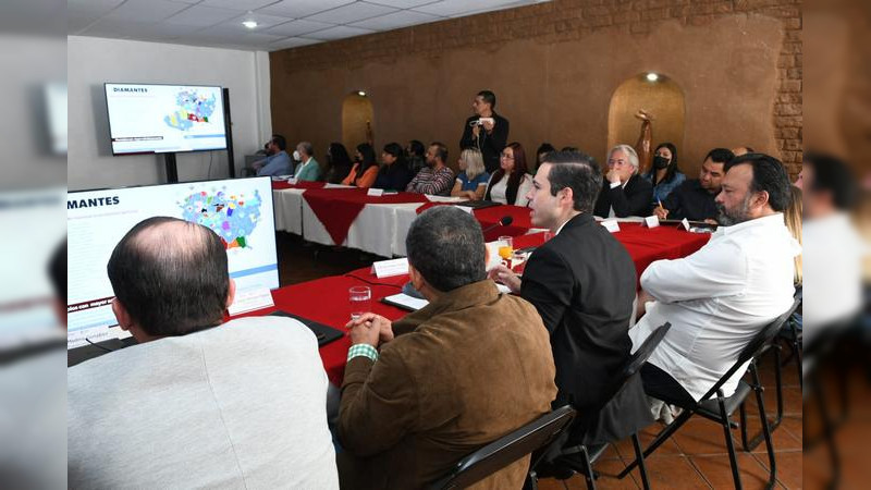 Sedeco suma esfuerzos con sector comercial de Pátzcuaro: Alfredo Anaya Orozco 