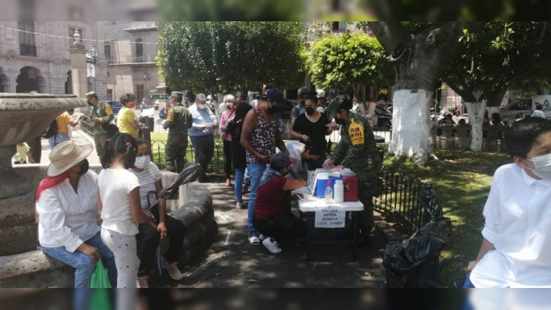 En Michoacán, Ejército Mexicano habilita jornada para que población complete esquema de vacunación 