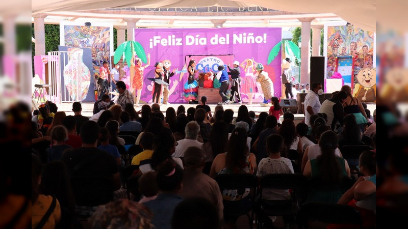 Zitácuaro se convirtió en la ciudad de los niños durante este 30 de abril