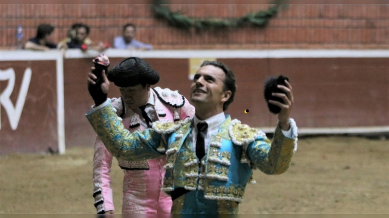 Faena cumbre de Diego Silveti; Ferrera y Sotelo salieron a hombros