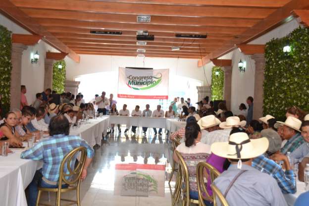 Ciudadanos y Diputados trabajarán de manera conjunta para la realización de obras de comunicaciones en Apatzingán - Foto 1 
