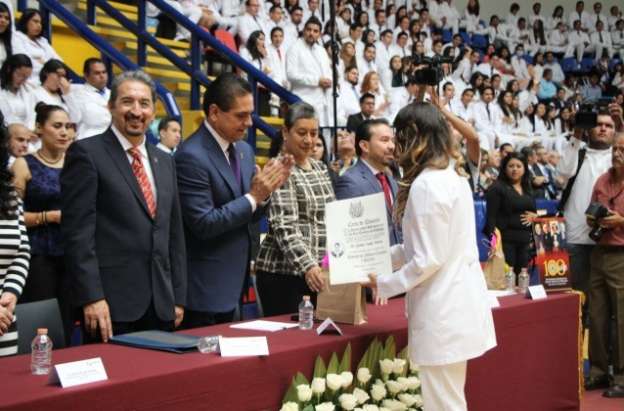 La UMSNH se ha convertido en una institución regional, comprometida con la educación: Silvano Aureoles - Foto 1 