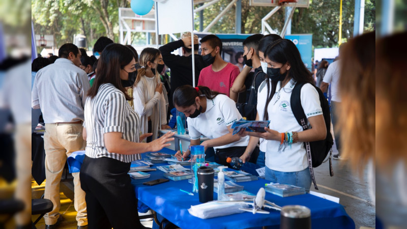 Ofertan más de 300 carreras en Expo Universidades 2022 