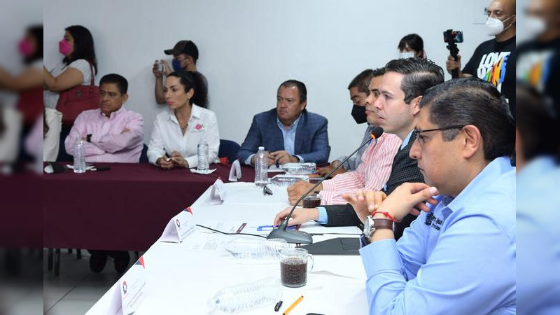 Presenta Sedeco portafolio de proyectos de inversión a afiliados de Canacintra y Canaco de Uruapan 