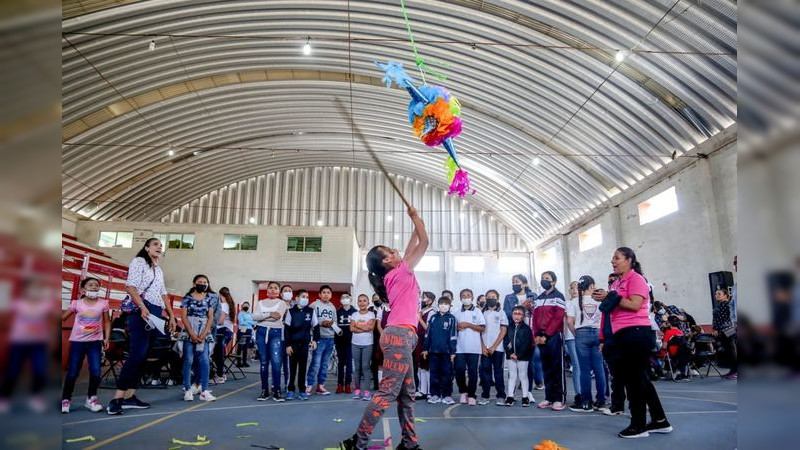 Continúa DIF de Pátzcuaro con festejo a los niños 