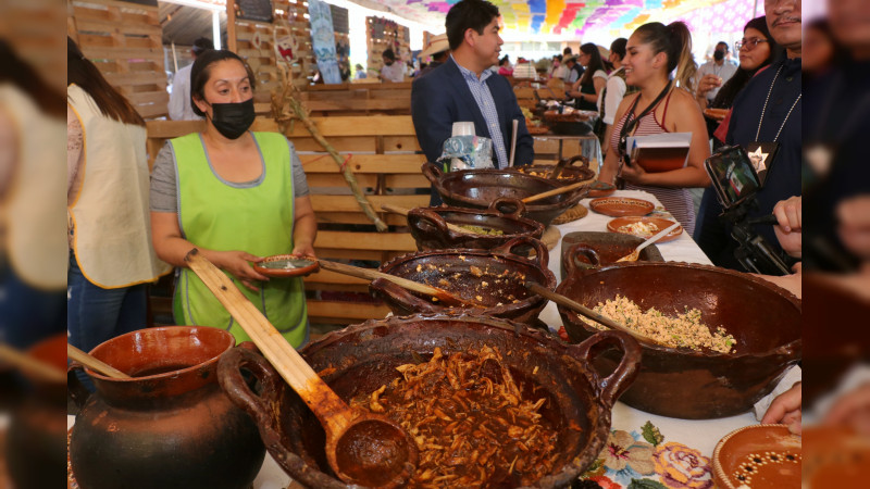 Cada día, platillos diversos en el Festival Michoacán de Origen 