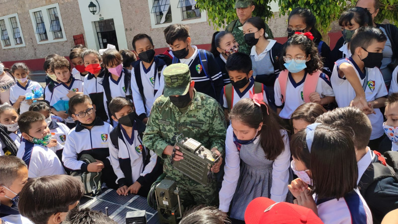 Recibe 21/a. Zona Militar  80 alumnos de Escuela Primaria México