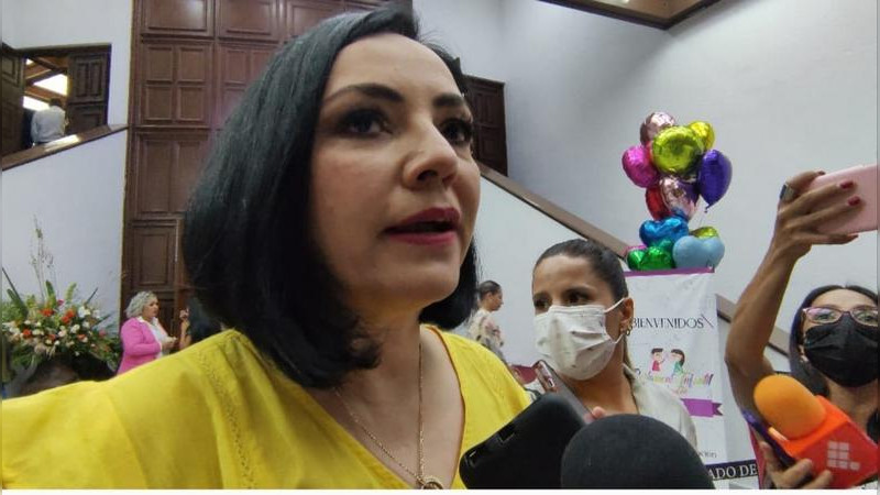 No se debe dar prioridad a delincuentes: Adriana Hernández    