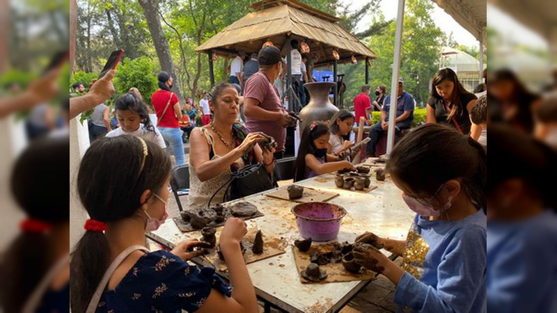 Invita IAM a participar en taller de barro, en el Festival Michoacán de Origen 
