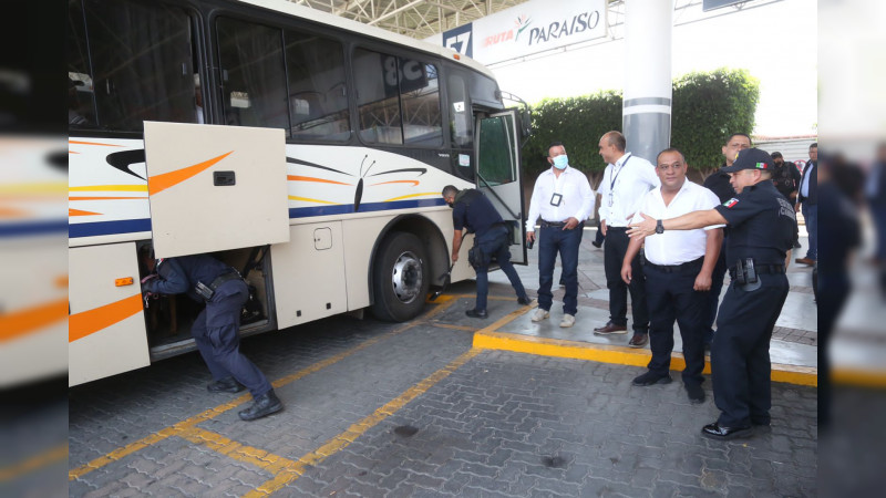 SSP y Policía local llevan a cabo barrido para detección de armas y drogas en  camiones y equipaje de la Terminal de Autobuses de Morelia (TAM). 