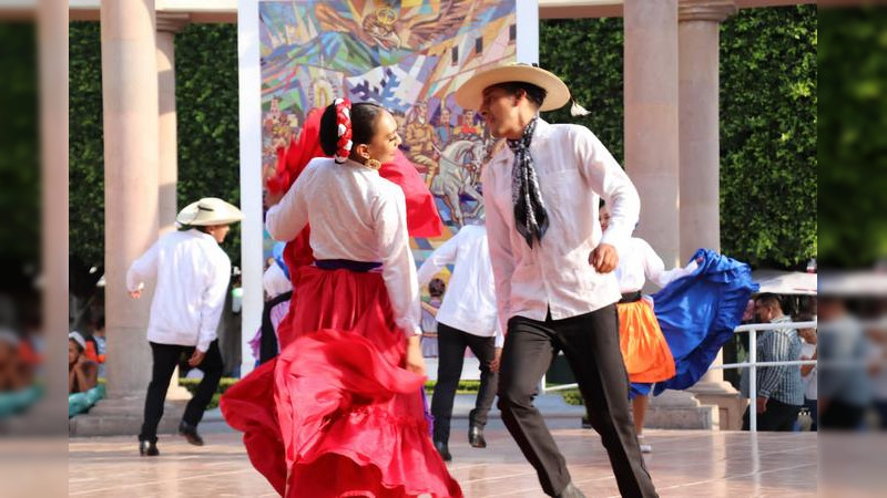 Inaugura el alcalde Toño Ixtláhuac el primer Encuentro Artesanal y Cultural entre Zitácuaro y Oaxaca 