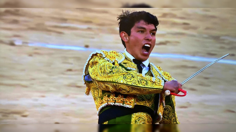 Faena cumbre de Isaac Fonseca en Madrid y vuelta al ruedo aclamado por la multitud