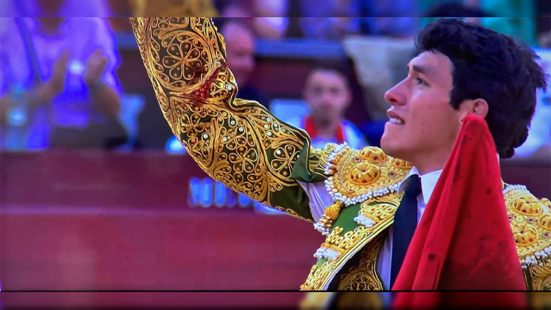 Faena cumbre de Isaac Fonseca en Madrid y vuelta al ruedo aclamado por la multitud