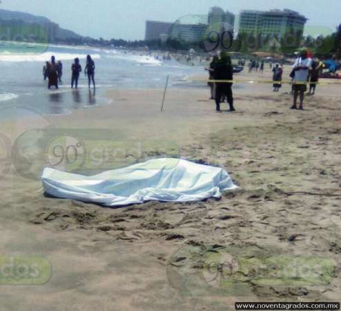 Hallan muerto turista michoacano en playas de Ixtapa 