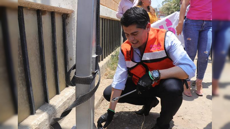 Inicia Toño Ixtláhuac trabajos de modernización de la red de alumbrado público en Chichimequillas 