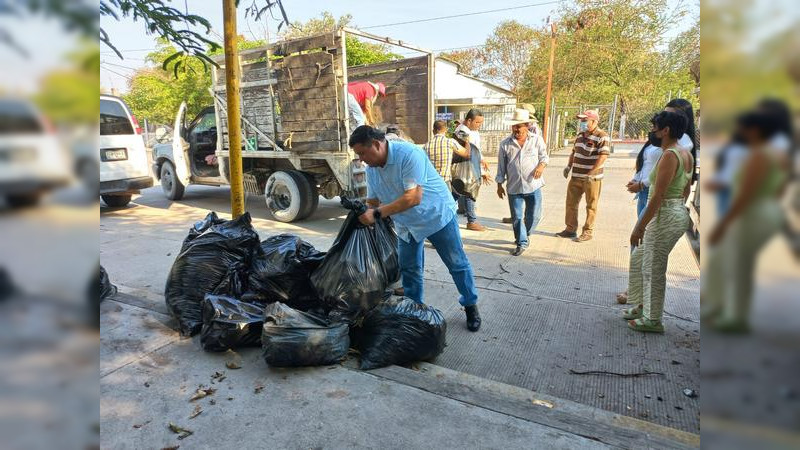 En los municipios de la Región Apatzingán, se combate el mosquito para prevenir brotes de dengue durante las próximas lluvias