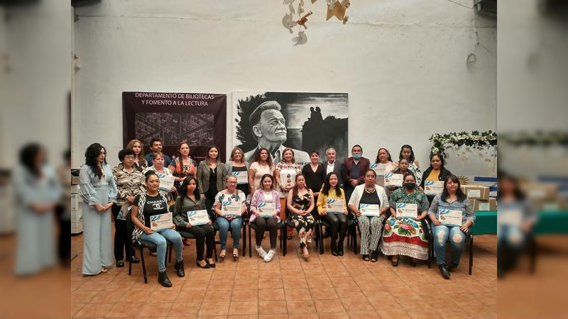 SEE entrega libros en Uruapan, para impulsar la lectura 