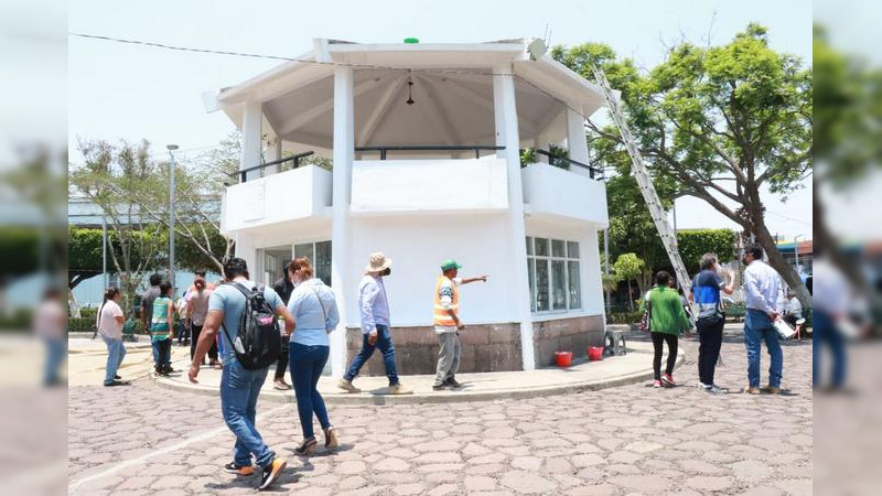 Inicia Toño Ixtláhuac remodelación del kiosco del Jardín de la Constitución, en Zitácuaro 