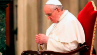 Papa Francisco dice tener “el corazón roto” por matanza en primaria de Texas