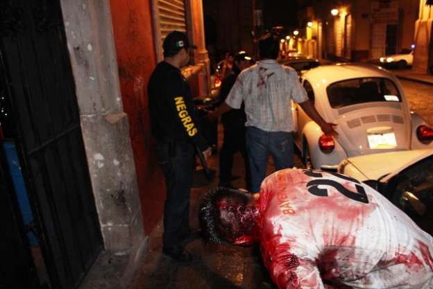 Navajean a asistentes de concierto en bar del Centro Histórico de Morelia - Foto 1 