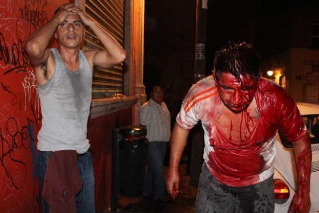 Navajean a asistentes de concierto en bar del Centro Histórico de Morelia - Foto 2 