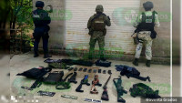 Aseguran vehículos, 5 armas largas y equipo táctico en operativos en Uruapan
