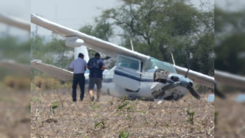 Se desploma avioneta tras despegar de aeródromo en Múgica 