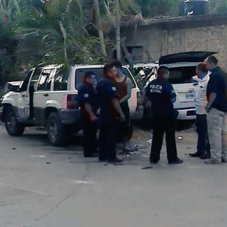 Chocan camioneta del expresidente Felipe Calderón en Quintana Roo - Foto 1 