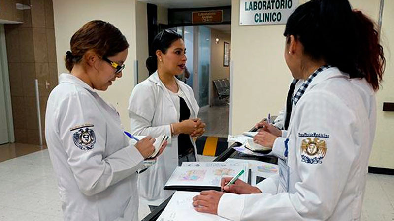 Más de 9 mil plazas sin postulación tras convocatoria para contratar médicos, informa IMSS 
